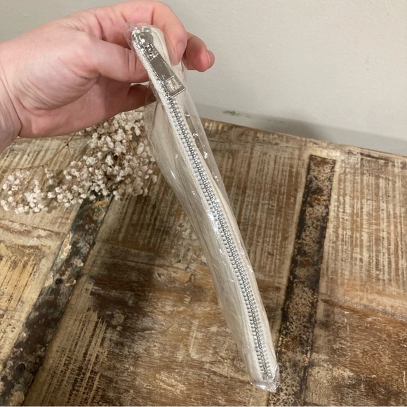 Be Happy Be Kind Canvas Makeup Pouch Zippered 9” x 6” - Picture 8 of 9